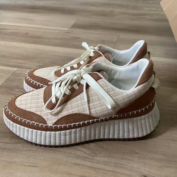 Boho sneakers trendy size 11  Target LIKE NEW, worn once - Picture 3 of 7